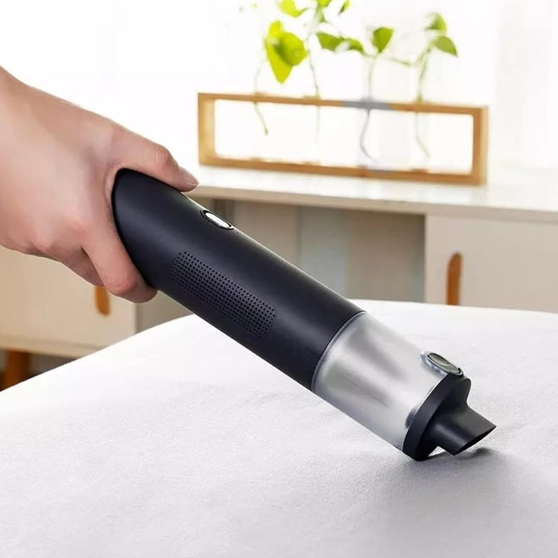 Slanke snoerloze stofzuiger voor in de auto